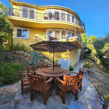 Hollywood Hills Hideout Apartment!